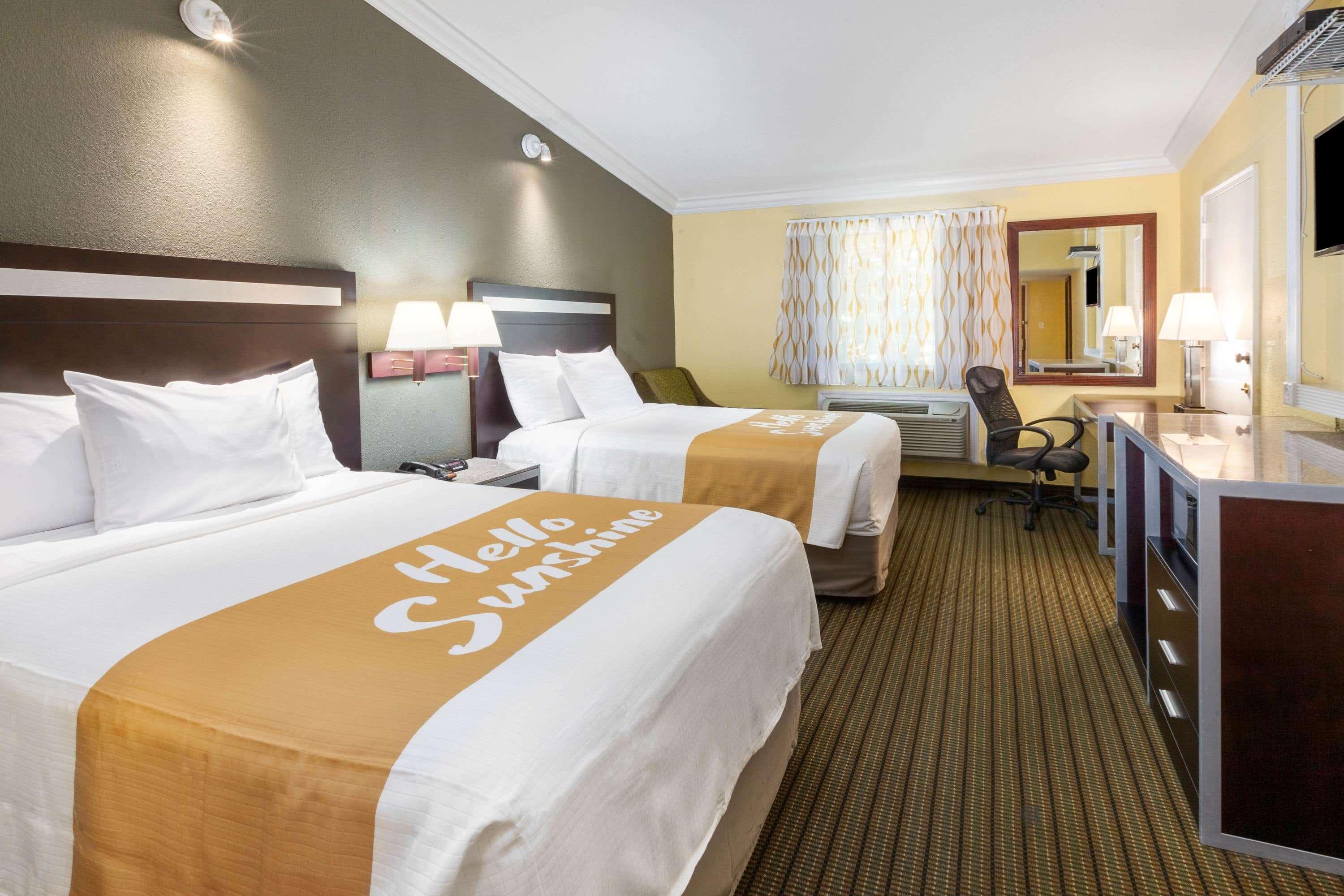 Days Inn By Wyndham Nanuet / Spring Valley Eksteriør bilde