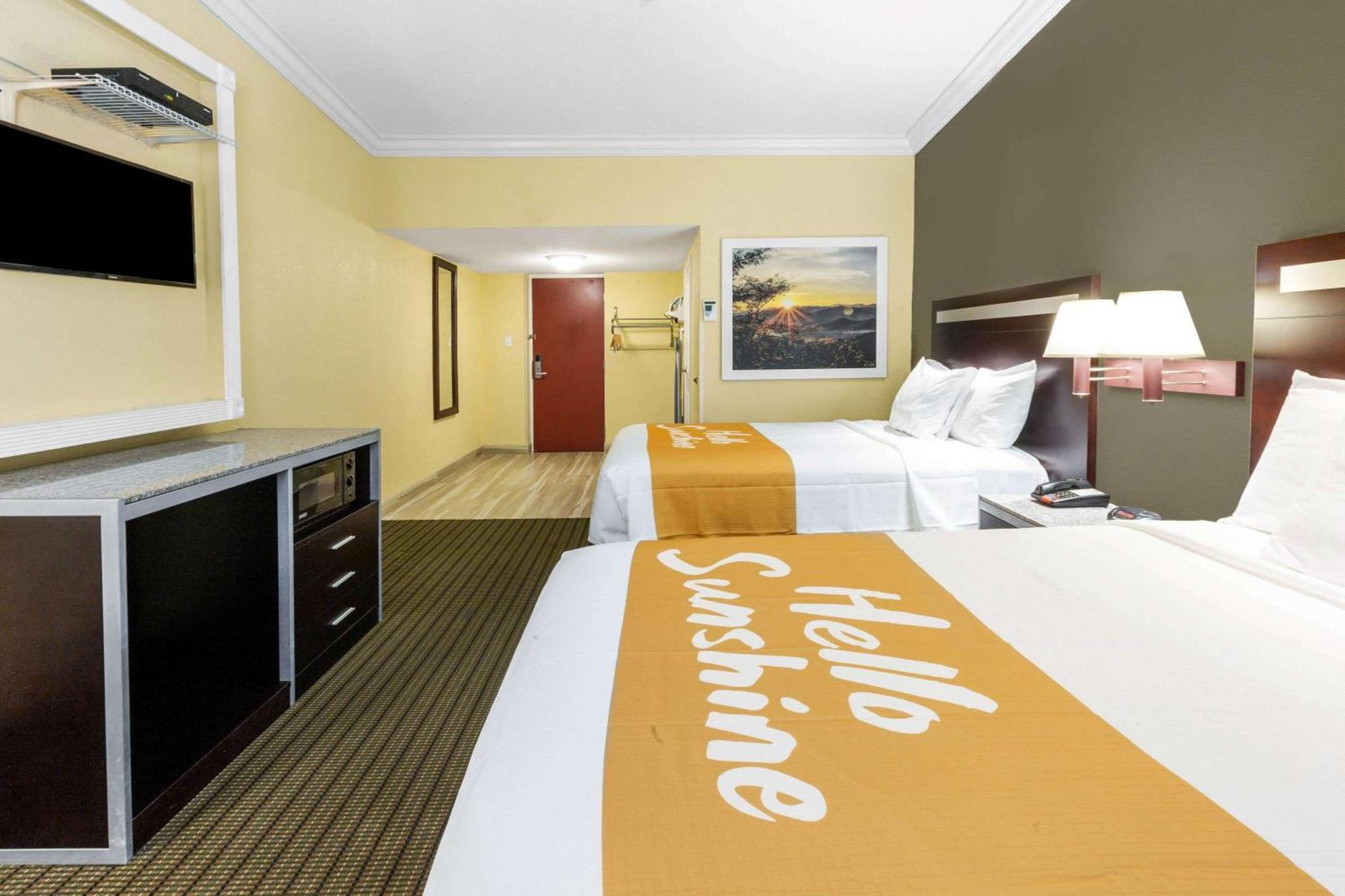 Days Inn By Wyndham Nanuet / Spring Valley Eksteriør bilde