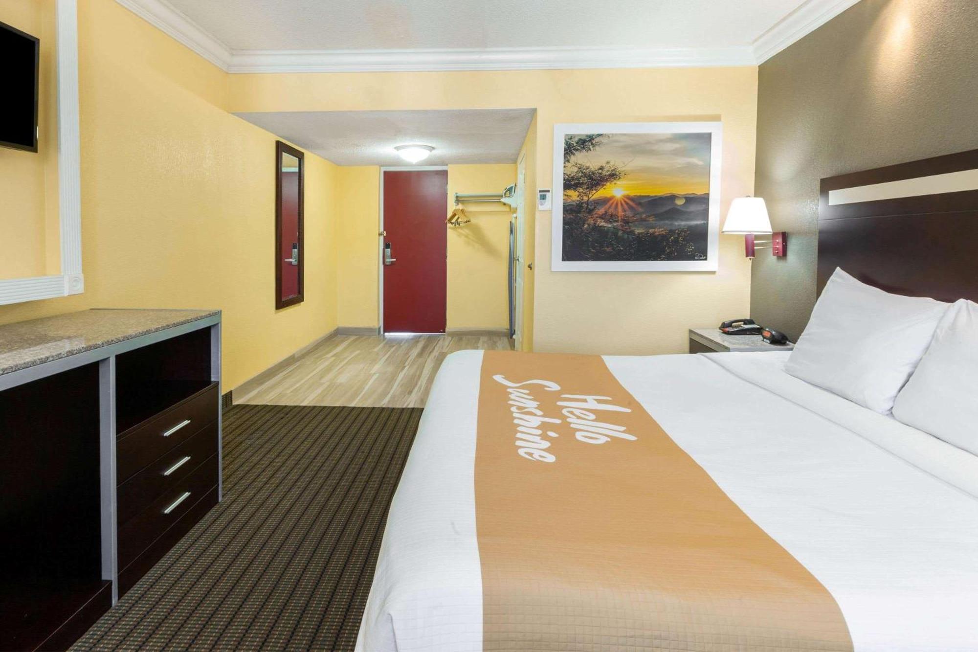 Days Inn By Wyndham Nanuet / Spring Valley Eksteriør bilde
